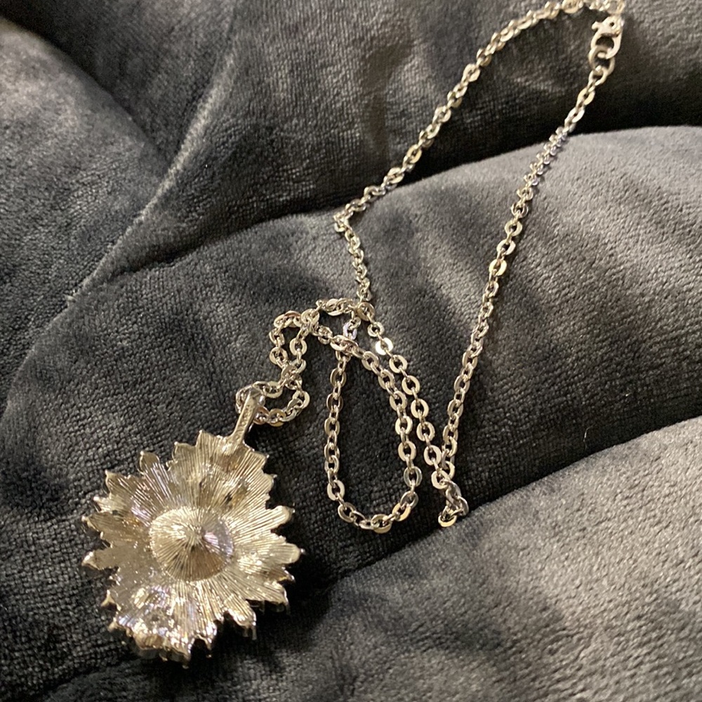 Pretty Rhinestone Pendant and necklace - Picture 6 of 7